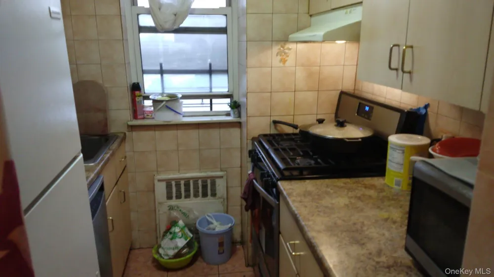 86-05 60TH ROAD #3B Elmhurst, NY 11373