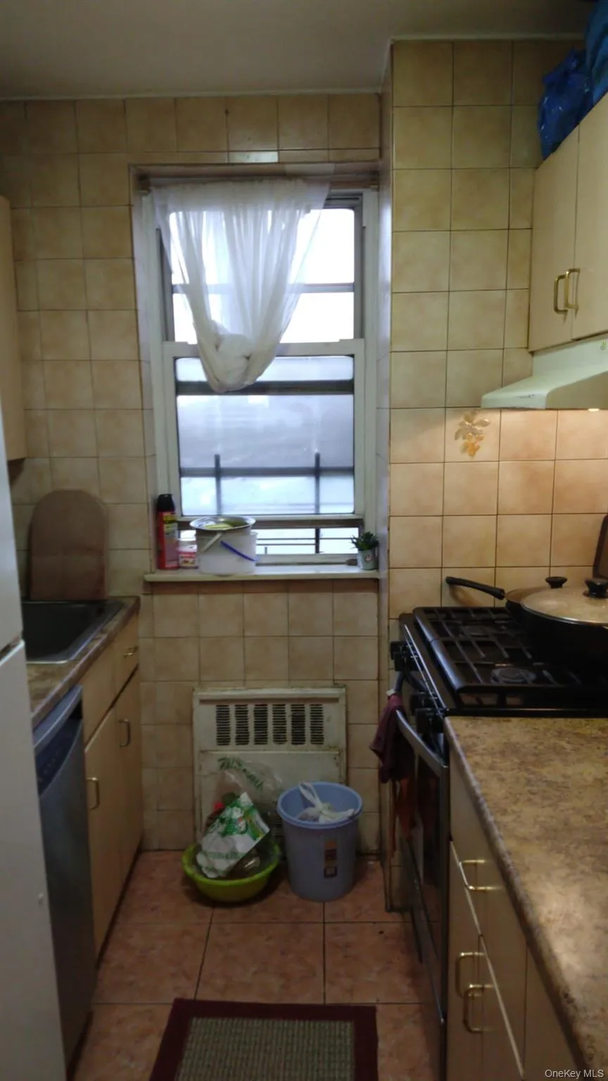 86-05 60TH ROAD #3B Elmhurst, NY 11373