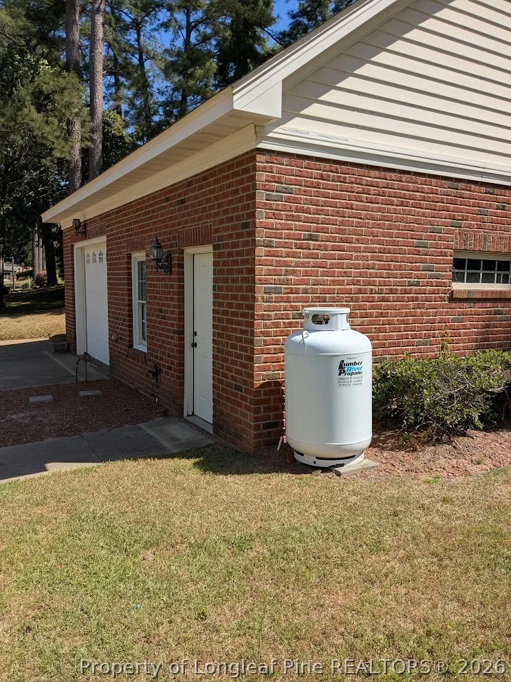 3647 Lakeshore Drive Hope Mills, NC 28348