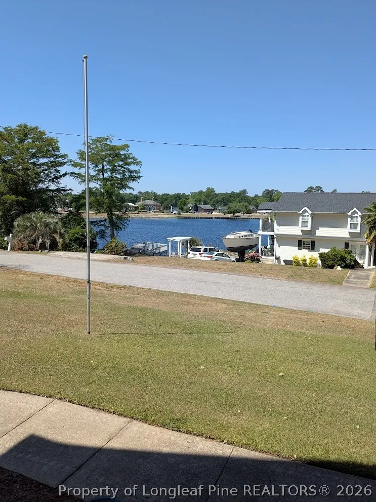 3647 Lakeshore Drive Hope Mills, NC 28348