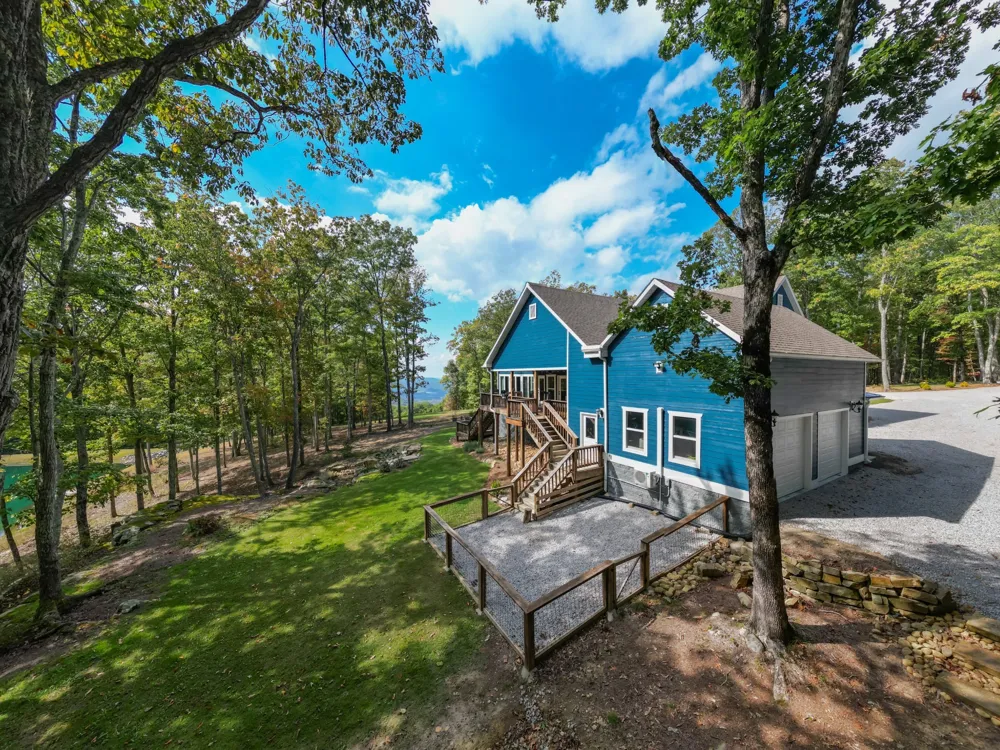 303 N Lake Dr Altamont, TN 37301