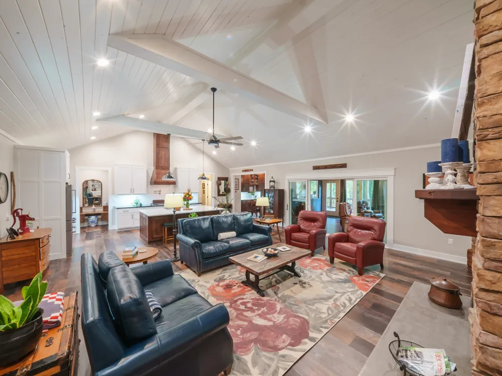303 N Lake Dr Altamont, TN 37301