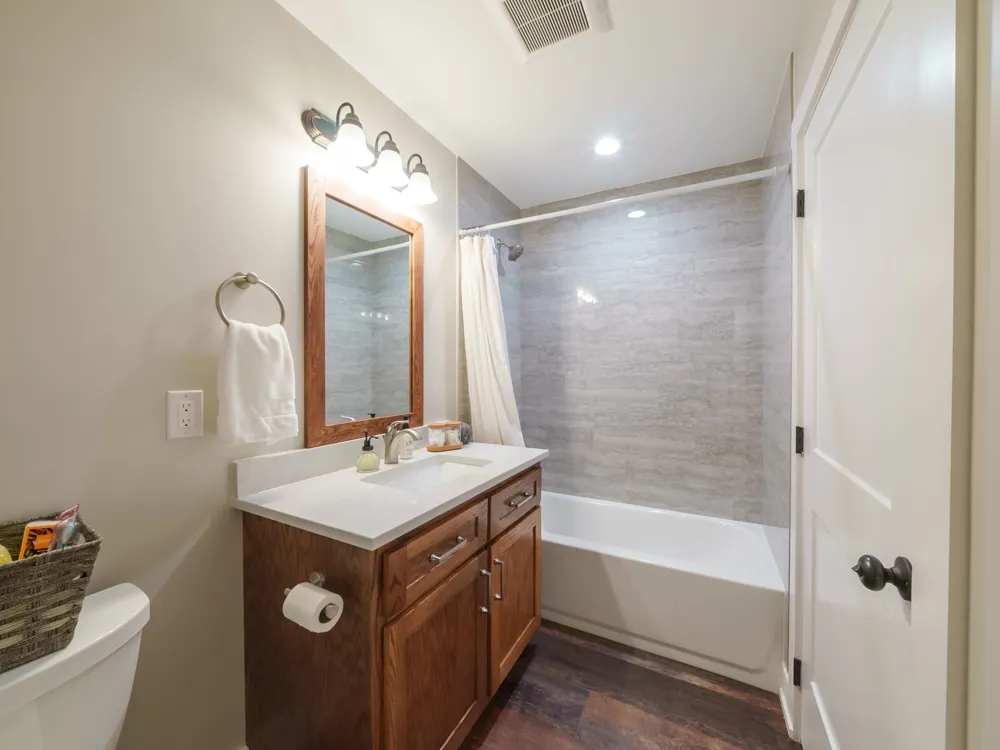 303 N Lake Dr Altamont, TN 37301