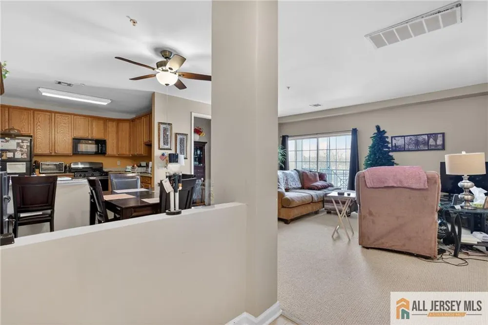 315 Regency Place #315 Woodbridge Proper, NJ 07095