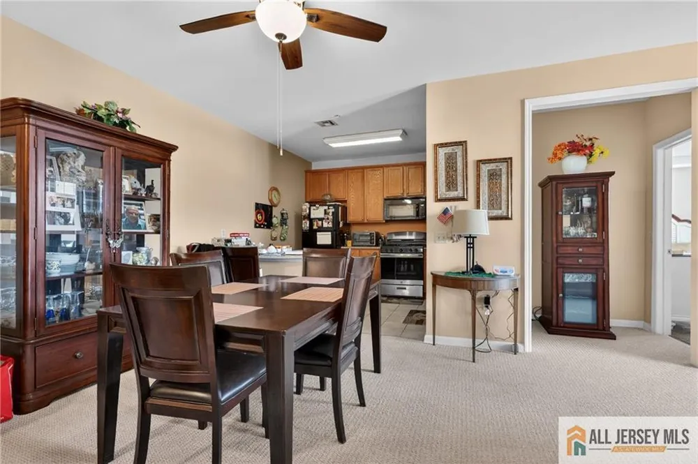 315 Regency Place #315 Woodbridge Proper, NJ 07095