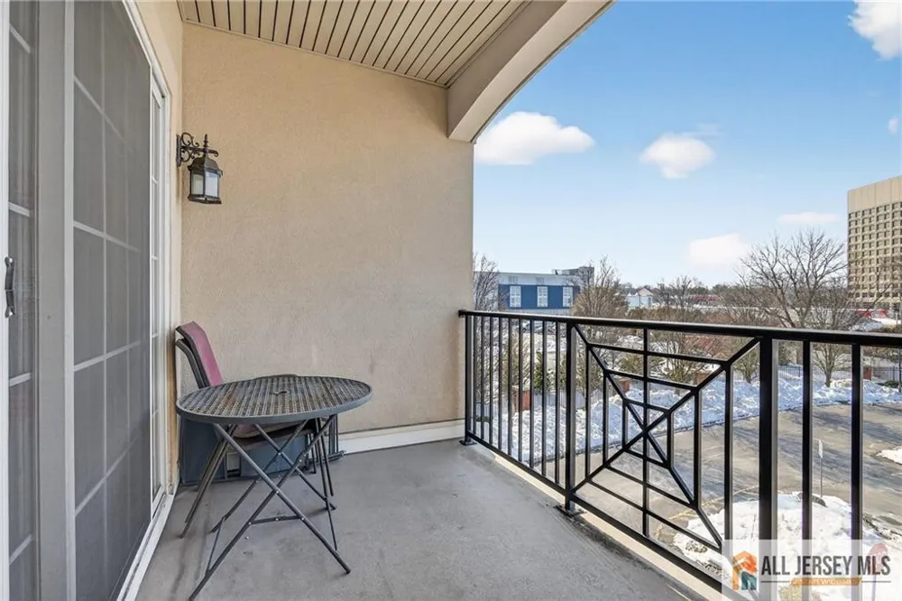315 Regency Place #315 Woodbridge Proper, NJ 07095