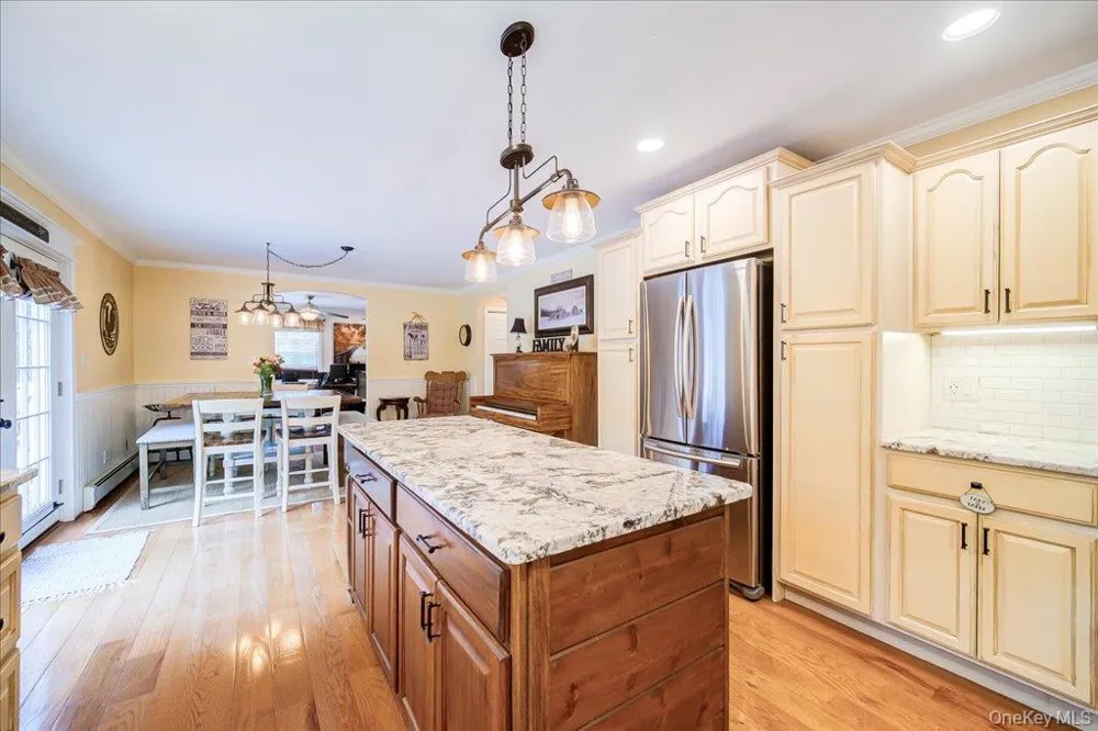 124 Rutsonville Road Wallkill, NY 12589