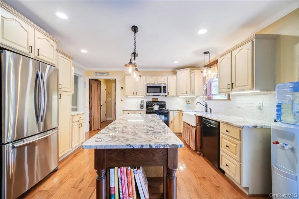124 Rutsonville Road Wallkill, NY 12589