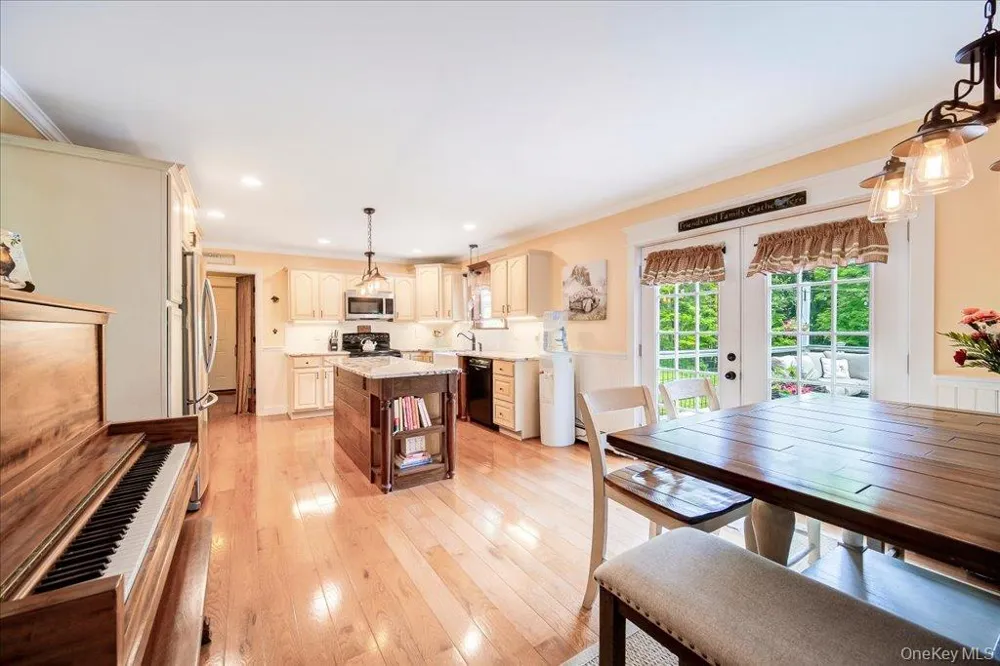 124 Rutsonville Road Wallkill, NY 12589