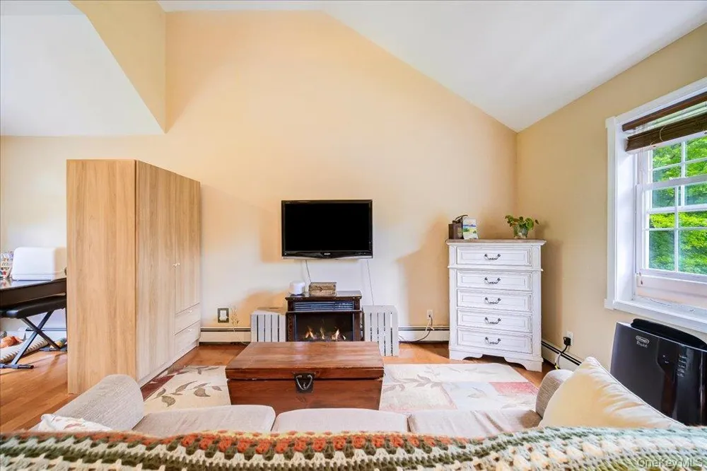 124 Rutsonville Road Wallkill, NY 12589
