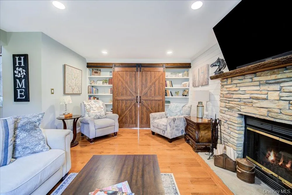 124 Rutsonville Road Wallkill, NY 12589