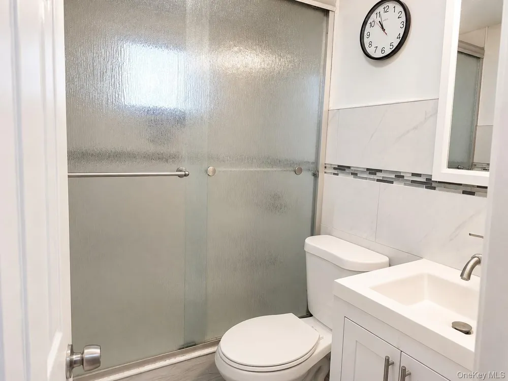 184 E Chester Street Valley Stream, NY 11580
