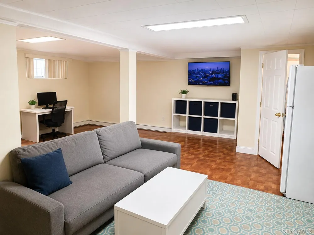 184 E Chester Street Valley Stream, NY 11580