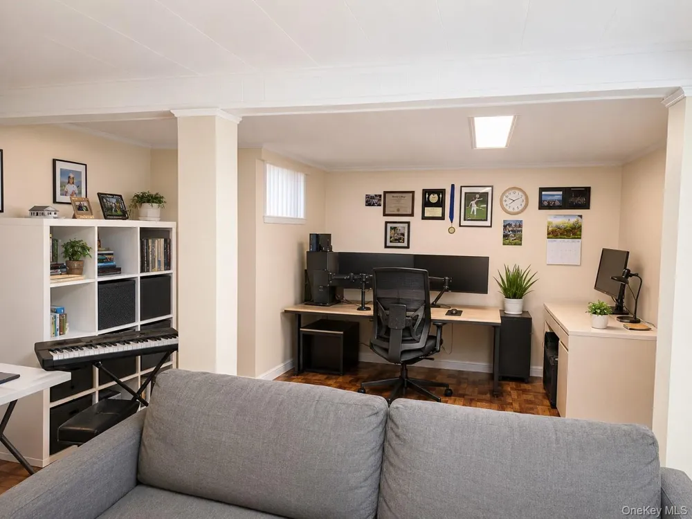 184 E Chester Street Valley Stream, NY 11580