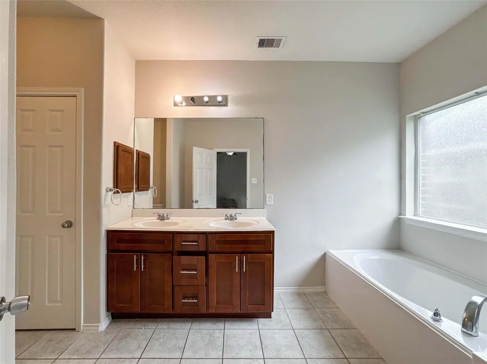 3041 Boxwood Springs Lane Dickinson, TX 77539