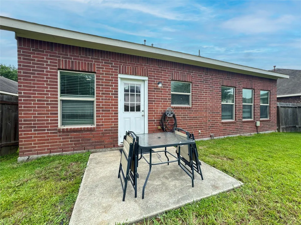 3041 Boxwood Springs Lane Dickinson, TX 77539
