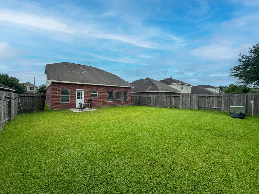 3041 Boxwood Springs Lane Dickinson, TX 77539