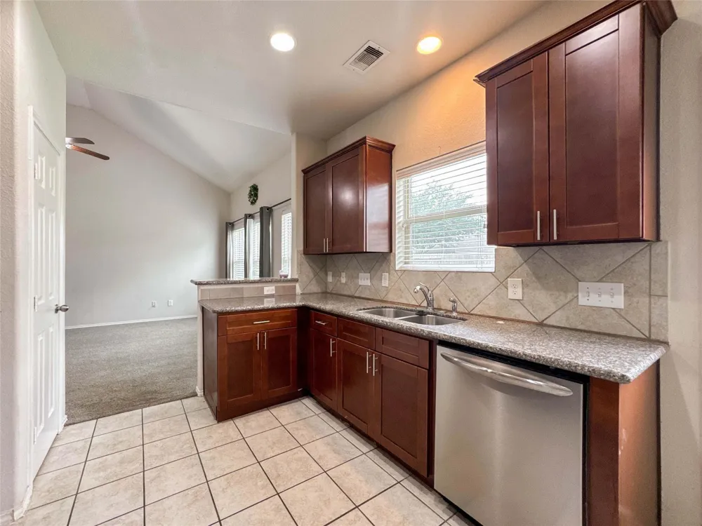 3041 Boxwood Springs Lane Dickinson, TX 77539