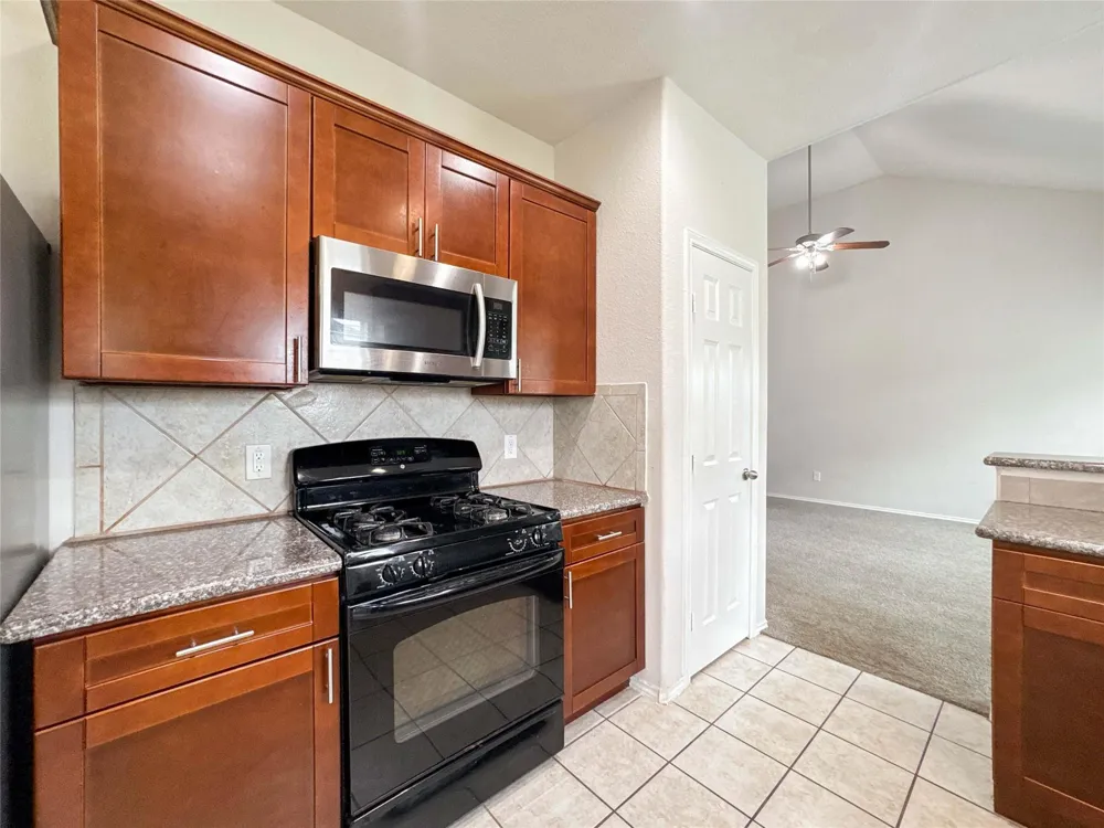 3041 Boxwood Springs Lane Dickinson, TX 77539