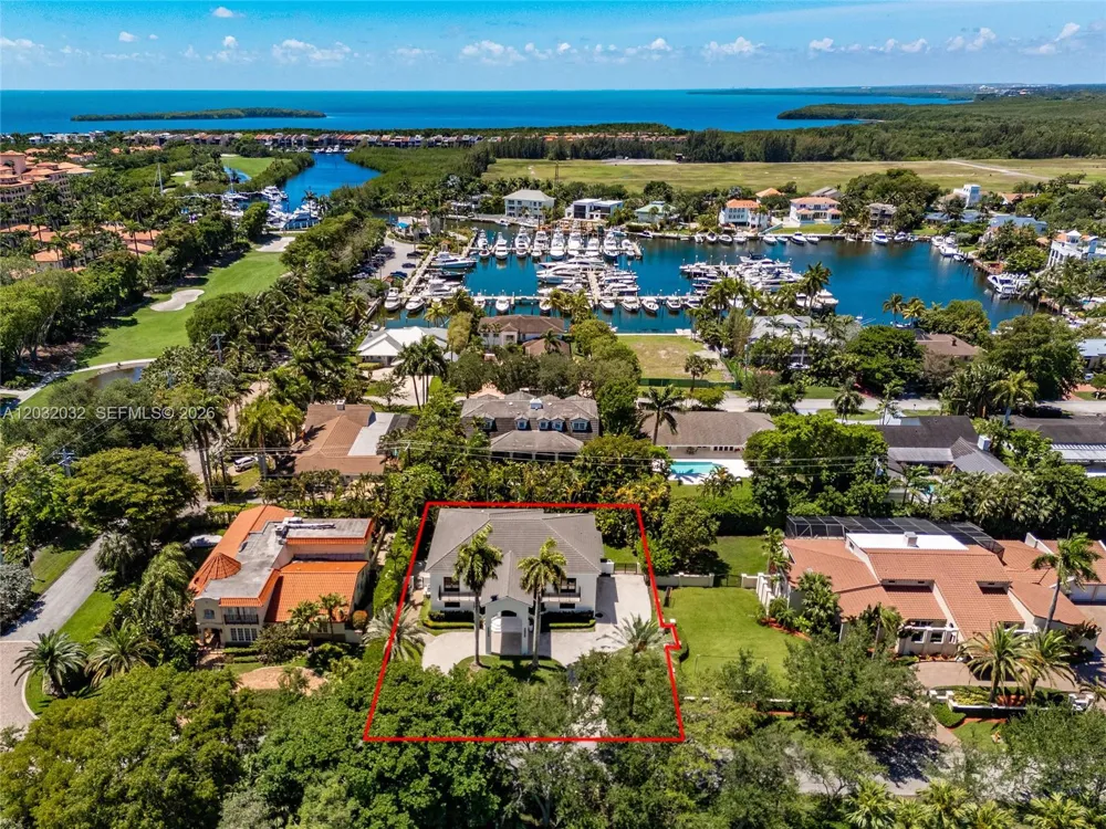 6220 SW 144th St Coral Gables, FL 33158