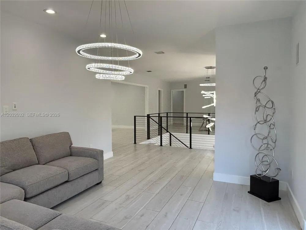 6220 SW 144th St Coral Gables, FL 33158