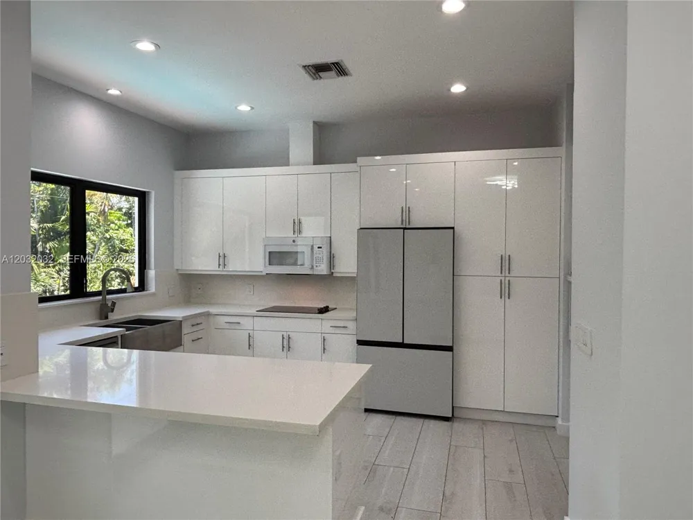 6220 SW 144th St Coral Gables, FL 33158
