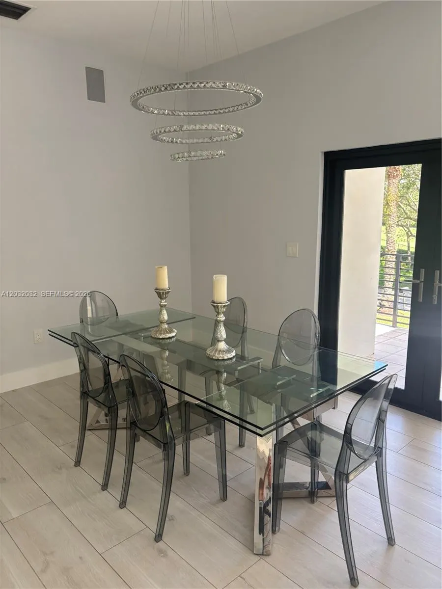 6220 SW 144th St Coral Gables, FL 33158