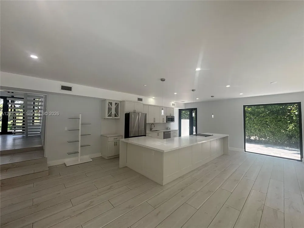 6220 SW 144th St Coral Gables, FL 33158