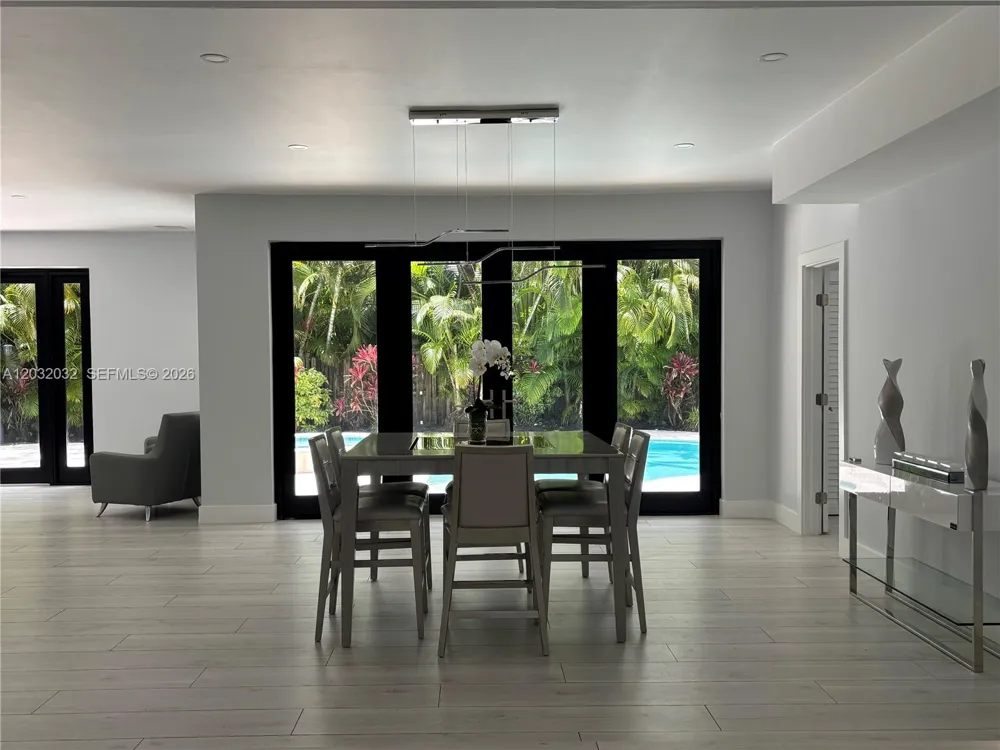 6220 SW 144th St Coral Gables, FL 33158