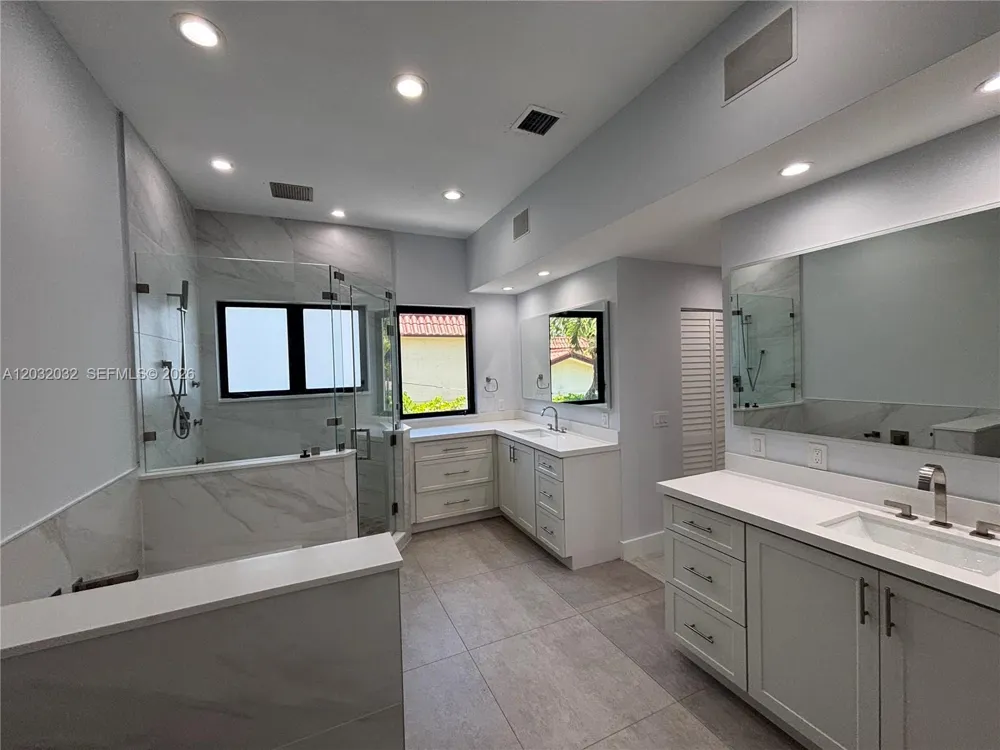 6220 SW 144th St Coral Gables, FL 33158