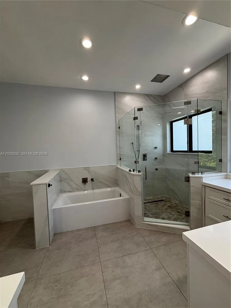 6220 SW 144th St Coral Gables, FL 33158
