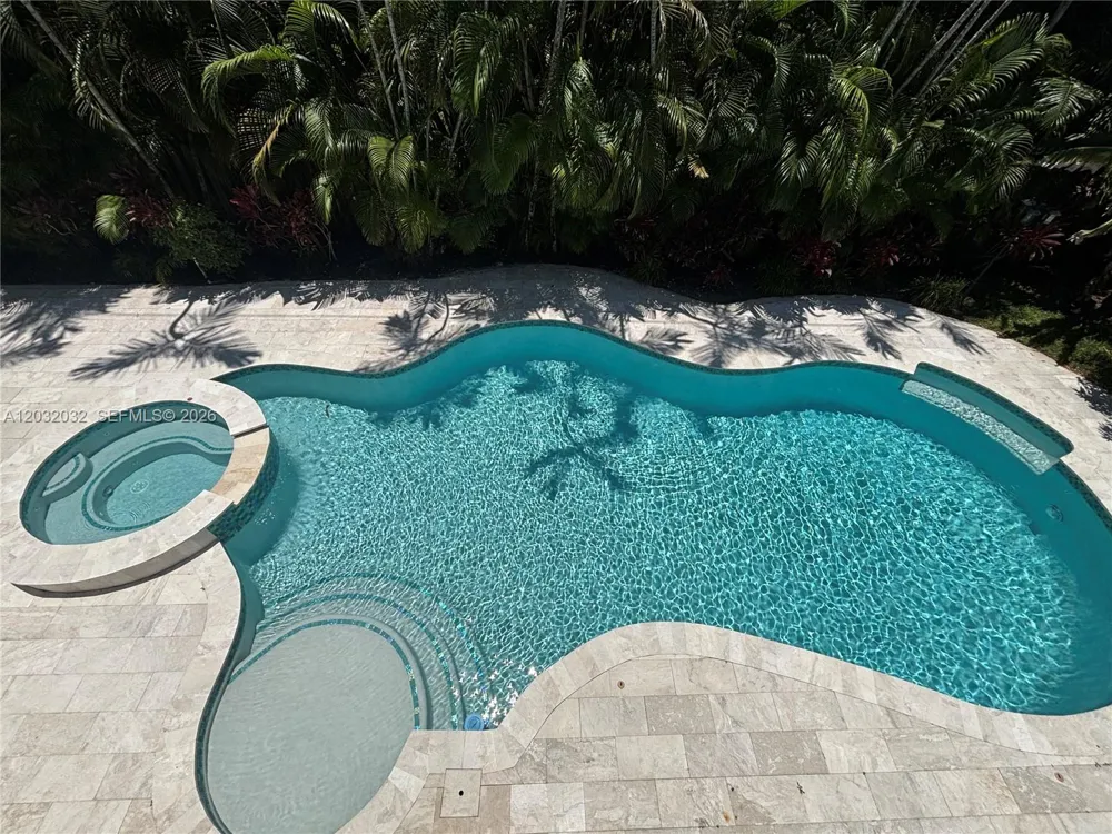 6220 SW 144th St Coral Gables, FL 33158