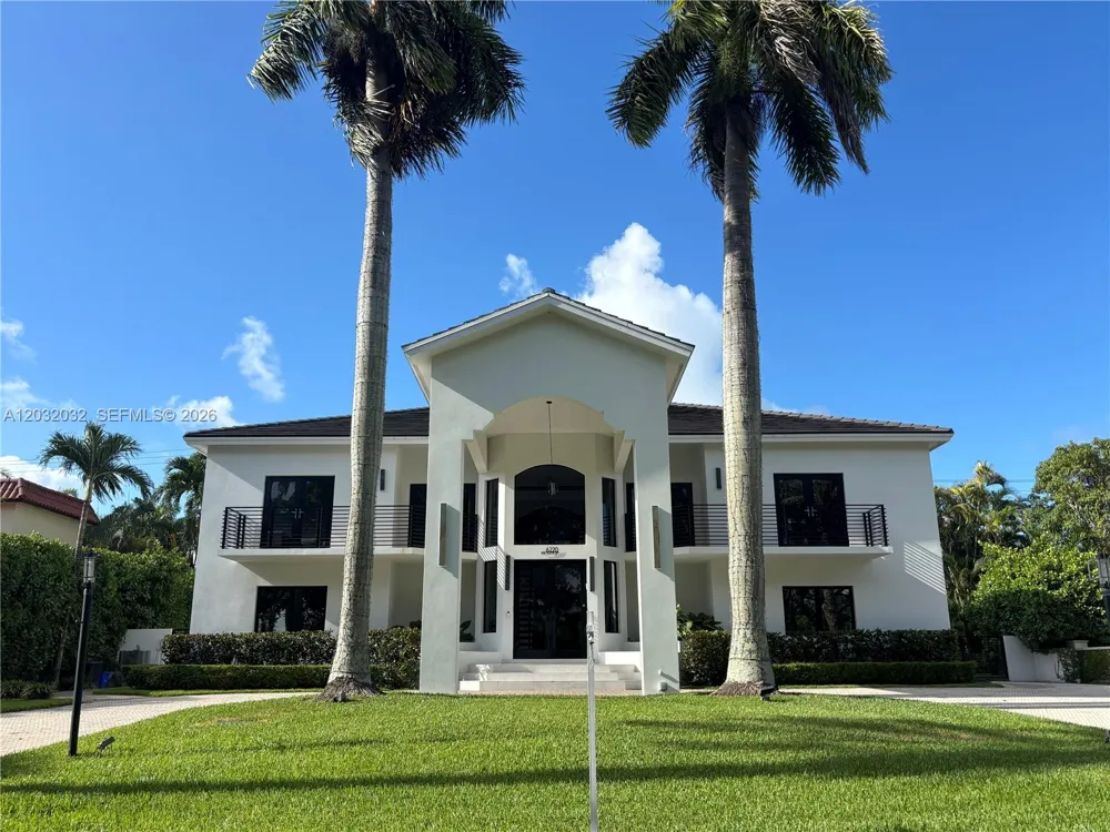 6220 SW 144th St Coral Gables, FL 33158