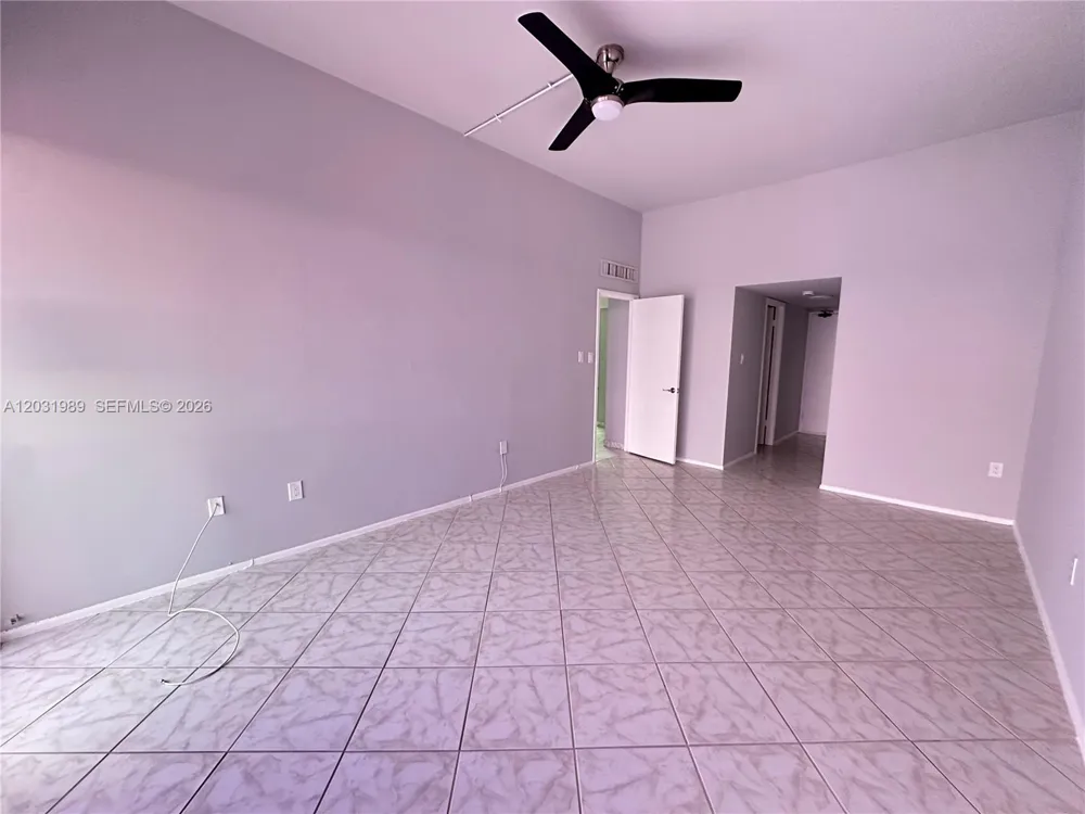 18051 Biscayne Blvd #PH05 Aventura, FL 33160