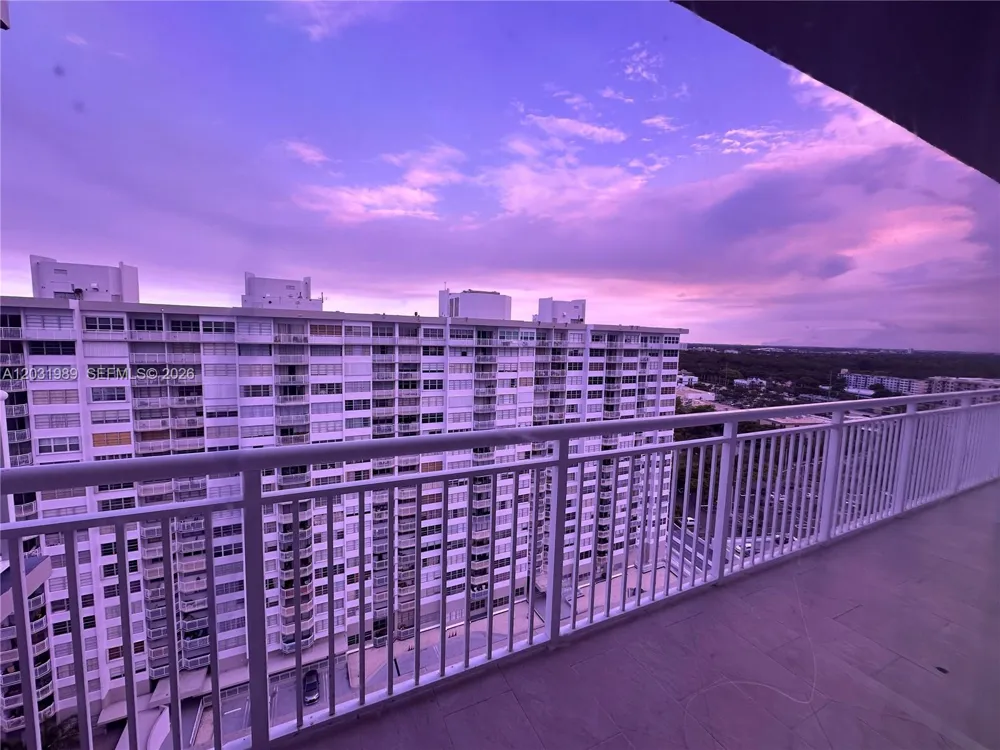 18051 Biscayne Blvd #PH05 Aventura, FL 33160