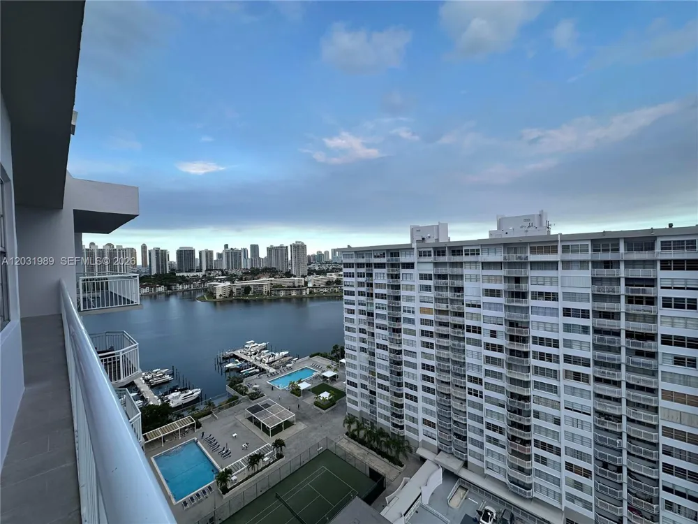 18051 Biscayne Blvd #PH05 Aventura, FL 33160