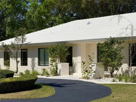 8845 SW 176th Ter