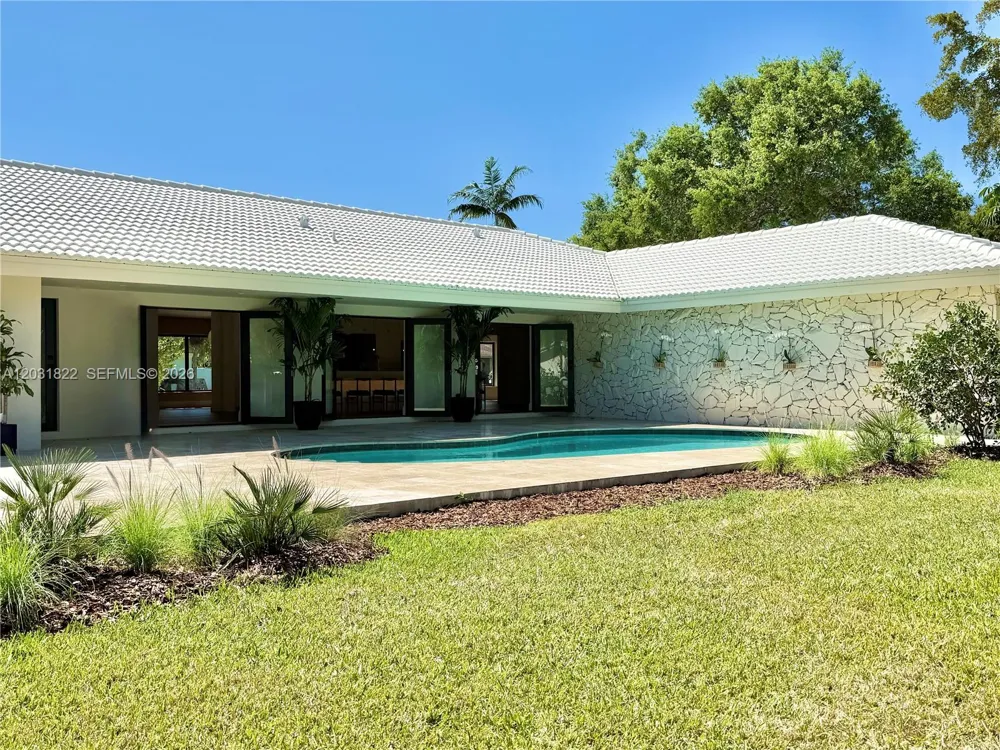 8845 SW 176th Ter Palmetto Bay, FL 33157