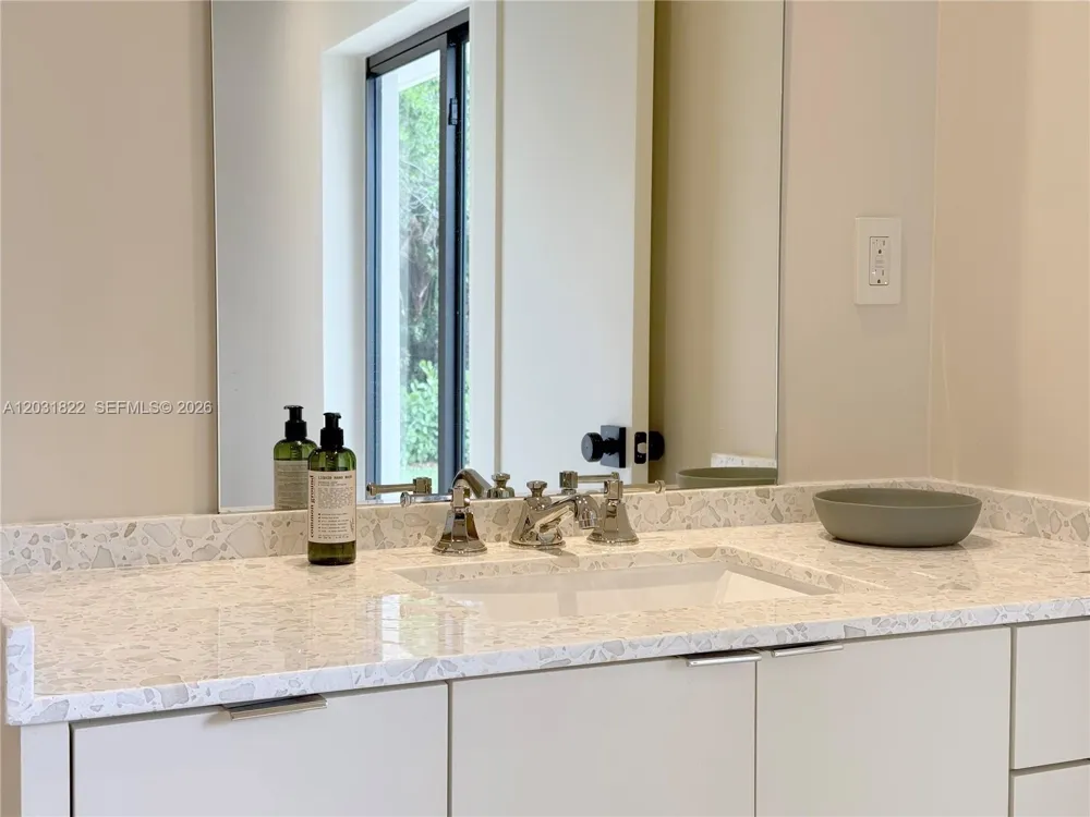 8845 SW 176th Ter Palmetto Bay, FL 33157