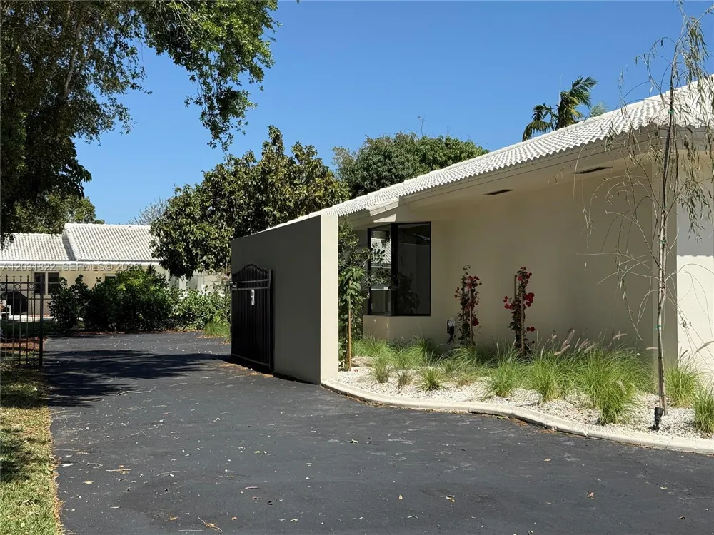 8845 SW 176th Ter Palmetto Bay, FL 33157