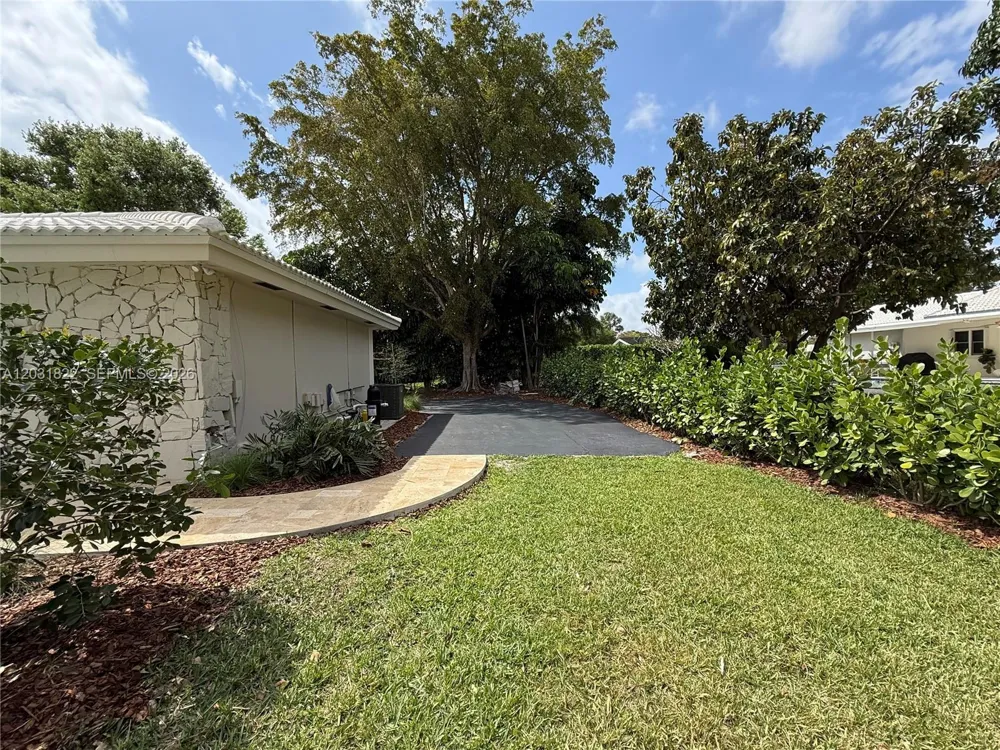 8845 SW 176th Ter Palmetto Bay, FL 33157