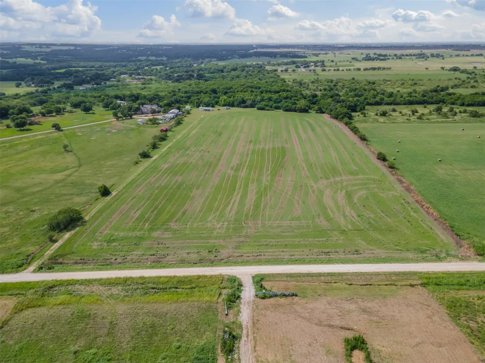167 Hcr 4105 Covington, TX 76636