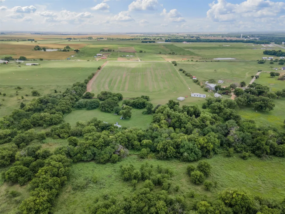 167 Hcr 4105 Covington, TX 76636