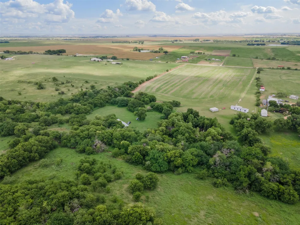 167 Hcr 4105 Covington, TX 76636
