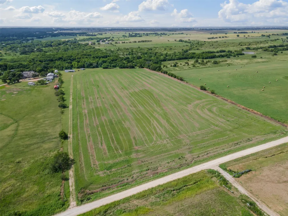 167 Hcr 4105 Covington, TX 76636