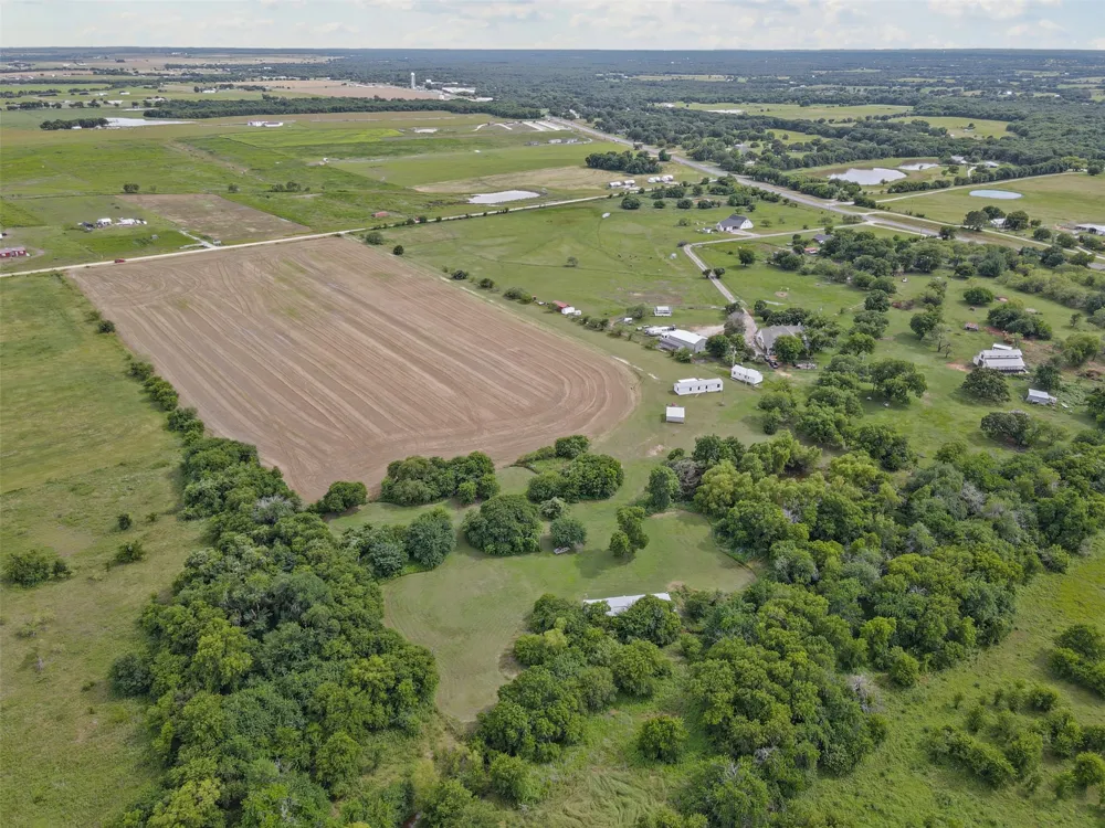 167 Hcr 4105 Covington, TX 76636