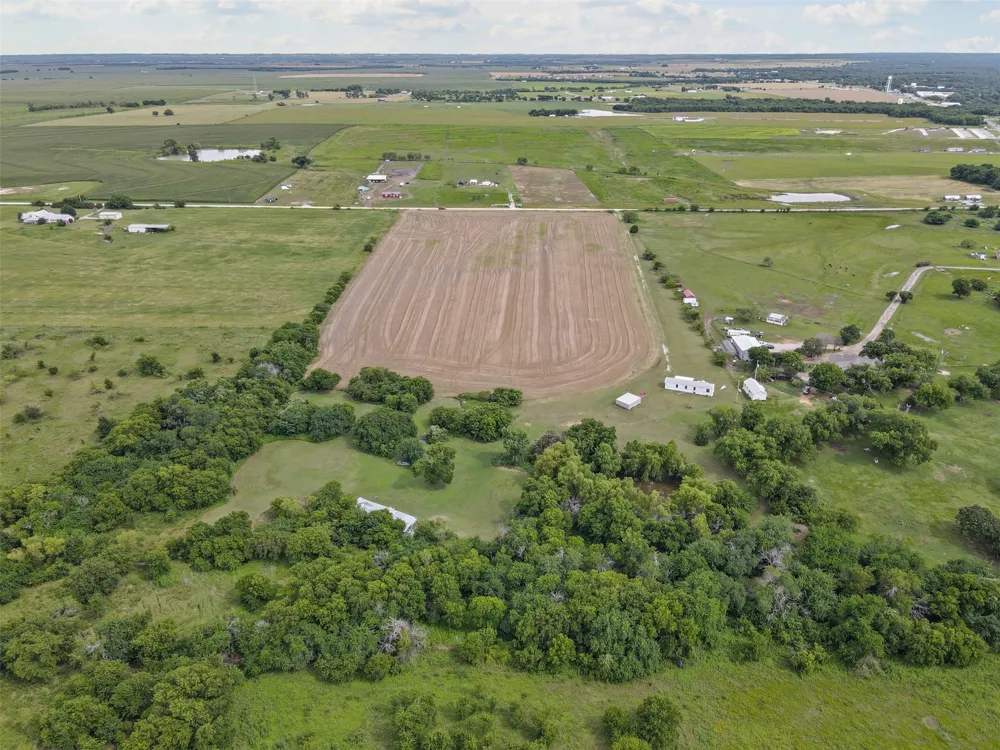 167 Hcr 4105 Covington, TX 76636