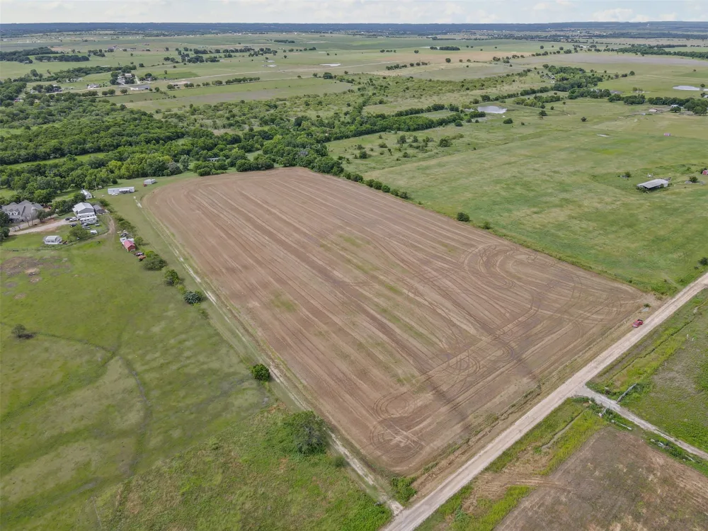 167 Hcr 4105 Covington, TX 76636