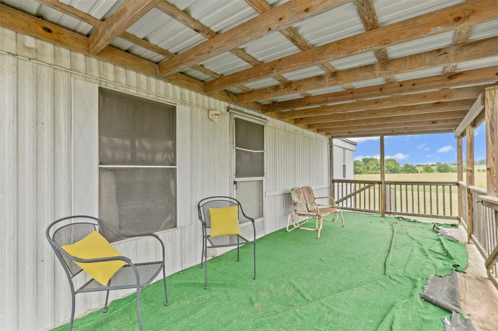 167 Hcr 4105 Covington, TX 76636