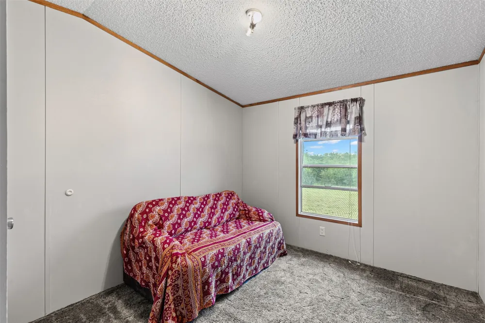 167 Hcr 4105 Covington, TX 76636
